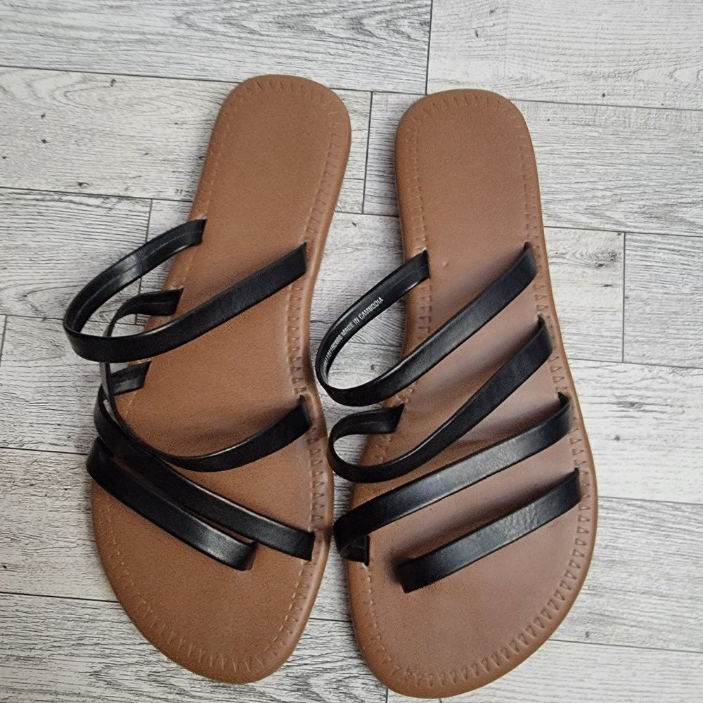 Time and True Black Multi Strap Toe Sandals